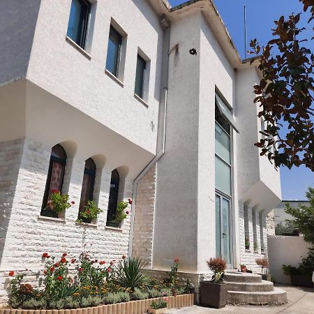 Guesthouse "Pelivani" Berat Esterno foto