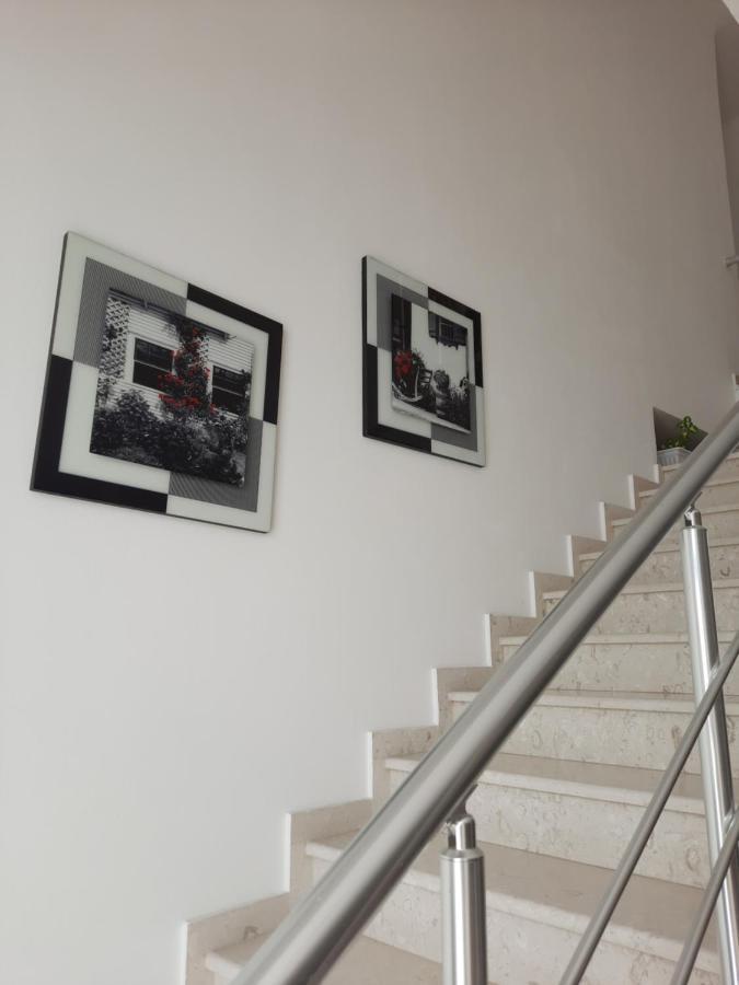Guesthouse "Pelivani" Berat Esterno foto