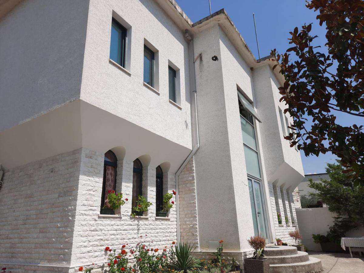 Guesthouse "Pelivani" Berat Esterno foto