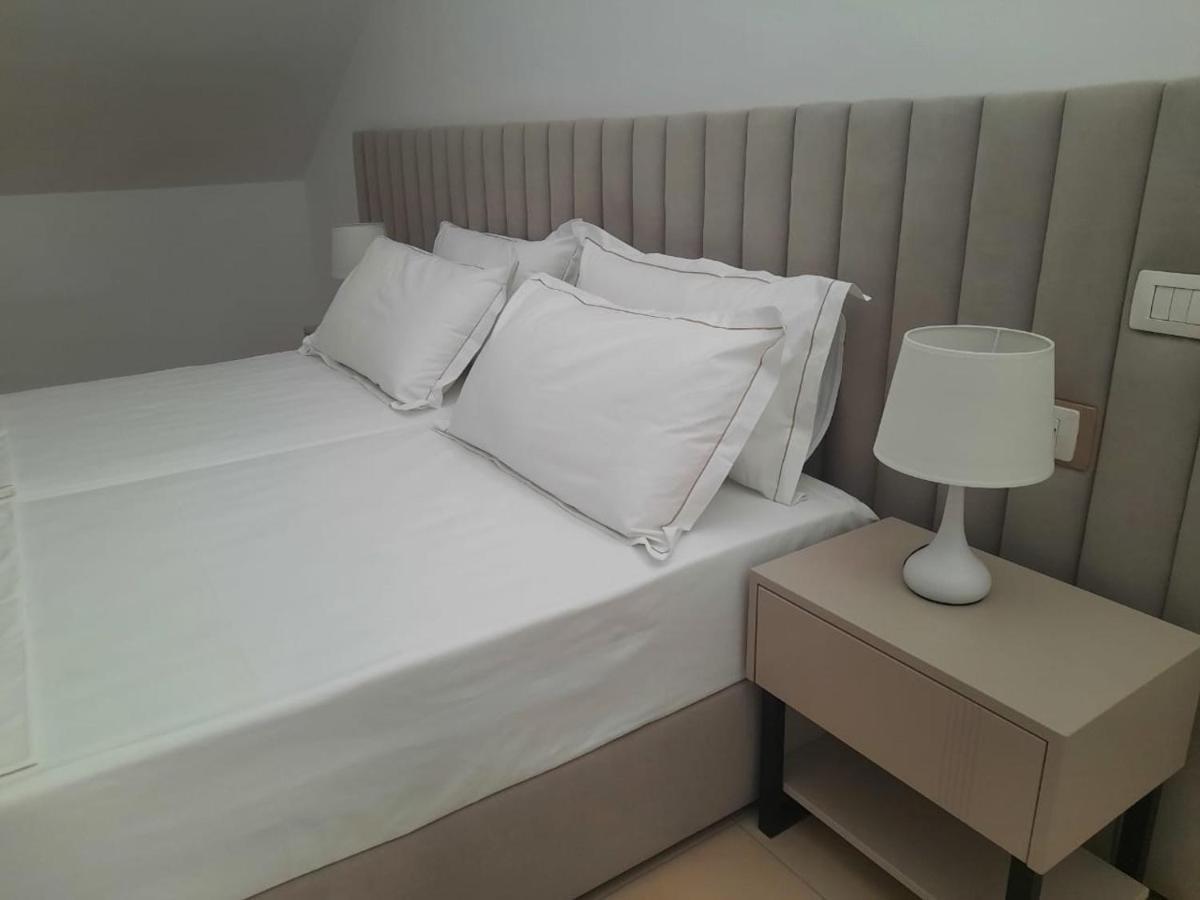 Guesthouse "Pelivani" Berat Esterno foto